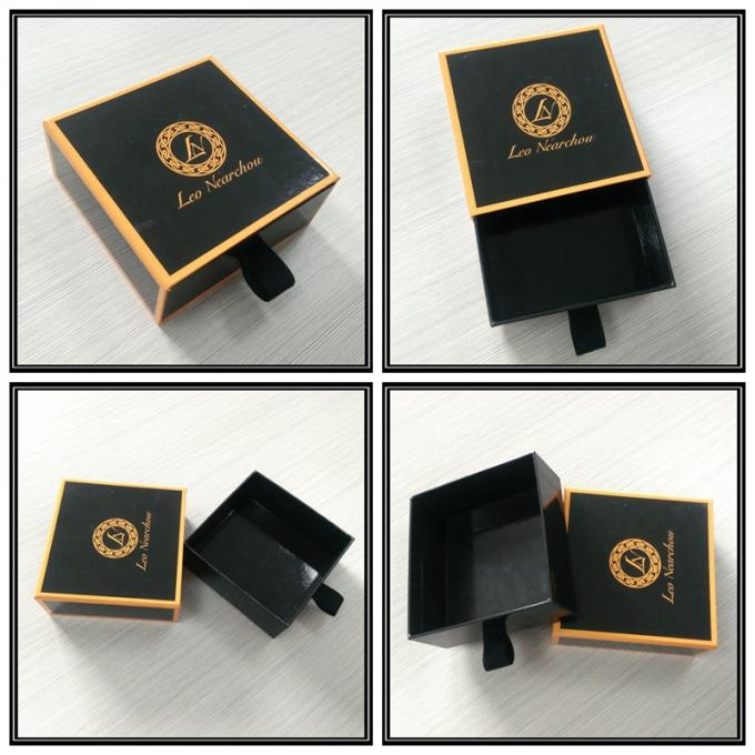 Goldfarbkasten-Kanten-Papiergeschenkbox mit dem glatte Laminierungs-heißen Stempeln