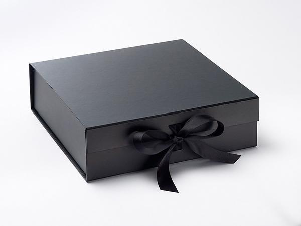 Rote magnetische faltbare Geschenkbox-heißes Folien-Schwarz-Logo für das Kleidungs-Verpacken