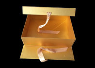 Goldenes Papier, das stark magnetische Verpackengeschenkboxen für Haar-Perücken faltet fournisseur