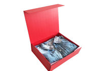 Rote magnetische faltbare Geschenkbox-heißes Folien-Schwarz-Logo für das Kleidungs-Verpacken fournisseur