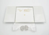 Elegante weiße Silk Pappgeschenk-Geschenkbox-Hochzeits-Einladung mit Bogen/Schnalle fournisseur