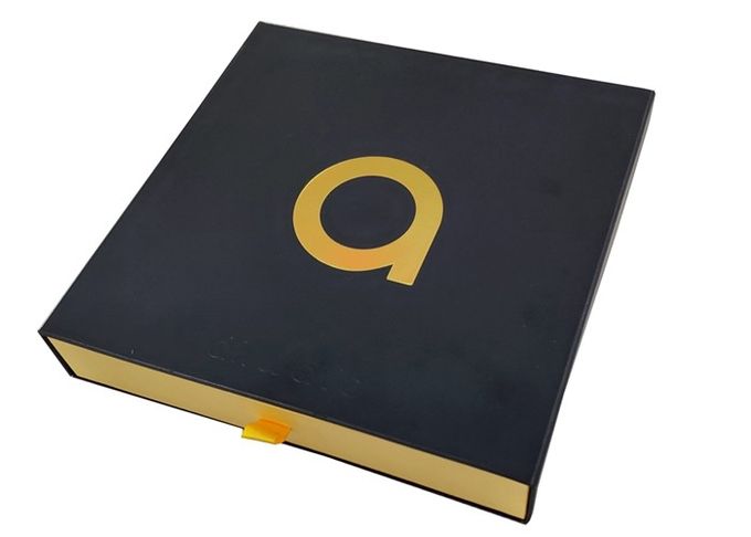 Schwarzes gleitendes Fach-Geschenkbox-Folien-Gold prägeartiges Papierlogo für Kleidung