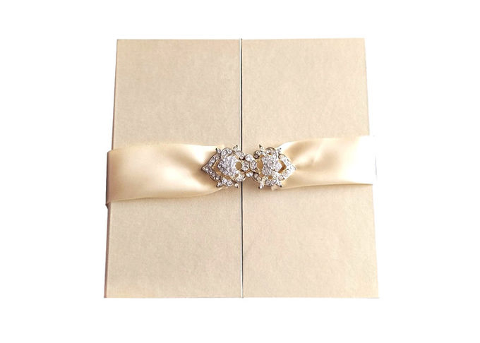 Hochzeits-Einladungs-dekorative Geschenkboxen 2 offene Seiten fertigen mit Band kundenspezifisch an
