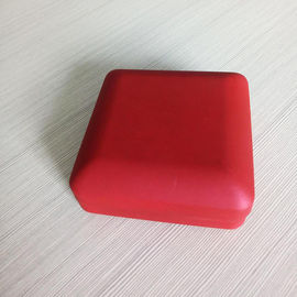 China Kundenspezifische Festschrift geformter Geschenkbox-Plastik, Spitzengeschenkbox-roter hübscher Plastik des leichten Schlages usine