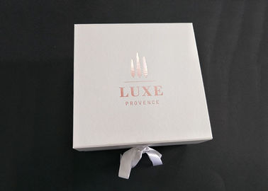 China Goldstempelnlogo-flache Geschenkboxen mit Deckeln, magnetische Schließungs-faltbare Geschenkbox usine